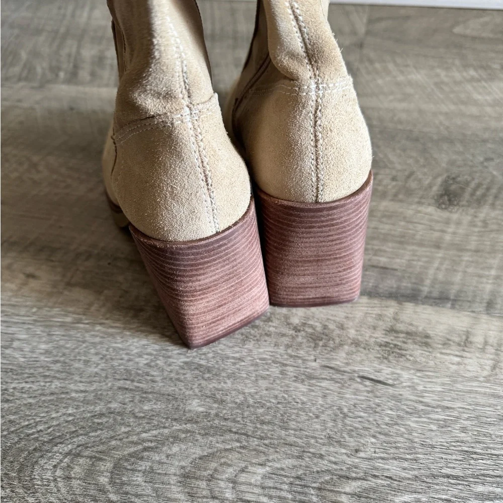 VINCE CAMUTO Beige Boots - Picture 4 of 7